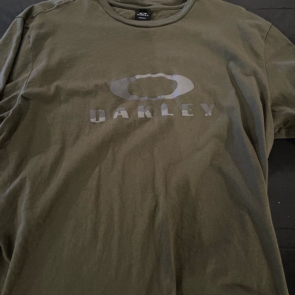 Oakley camo T shirt